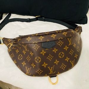 Louis Vuitton World Tour Bum bag